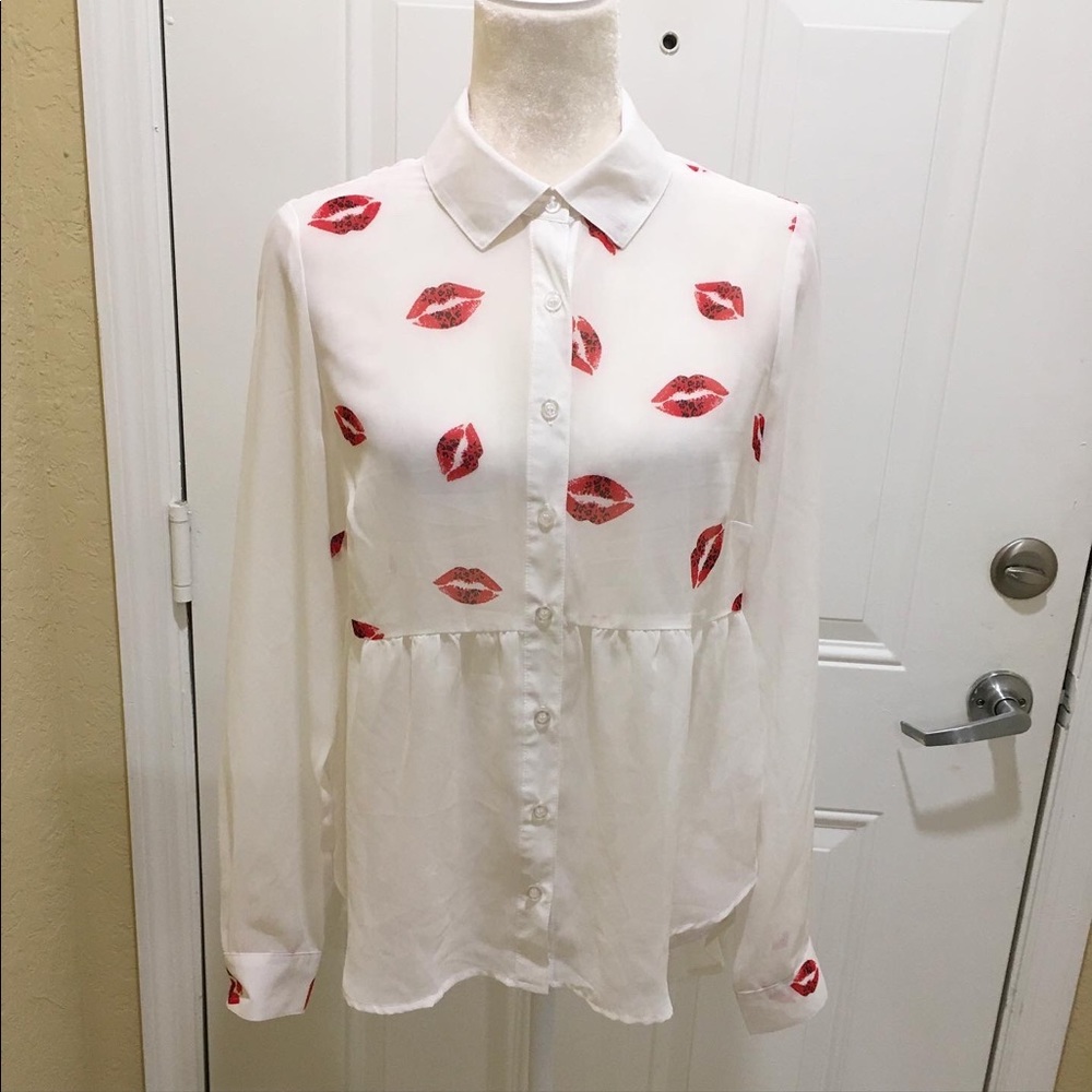 New popular lips blouse with tags